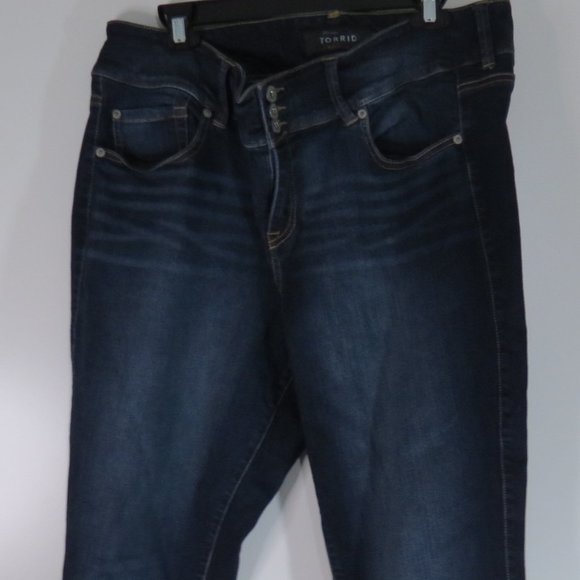 Torrid Premium Jegging - Super Dark Medium Wash - Picture 1 of 4